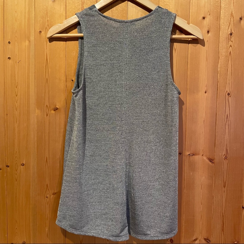 Grey Tank - Picture 4 of 4